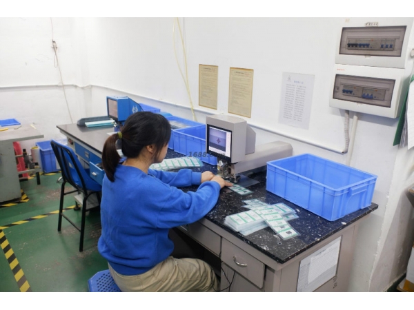 先進設(shè)備12